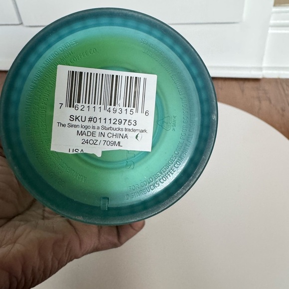 Starbucks 2022 Collection Lime Green Soft Touch Tumbler - Picture 4 of 6
